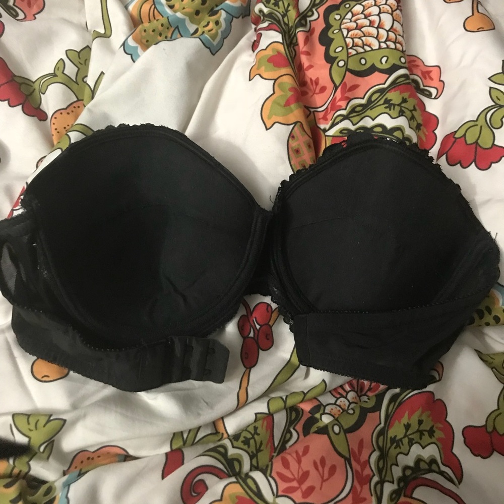 Gorgeous Victoria’s Secret lace strapless bra